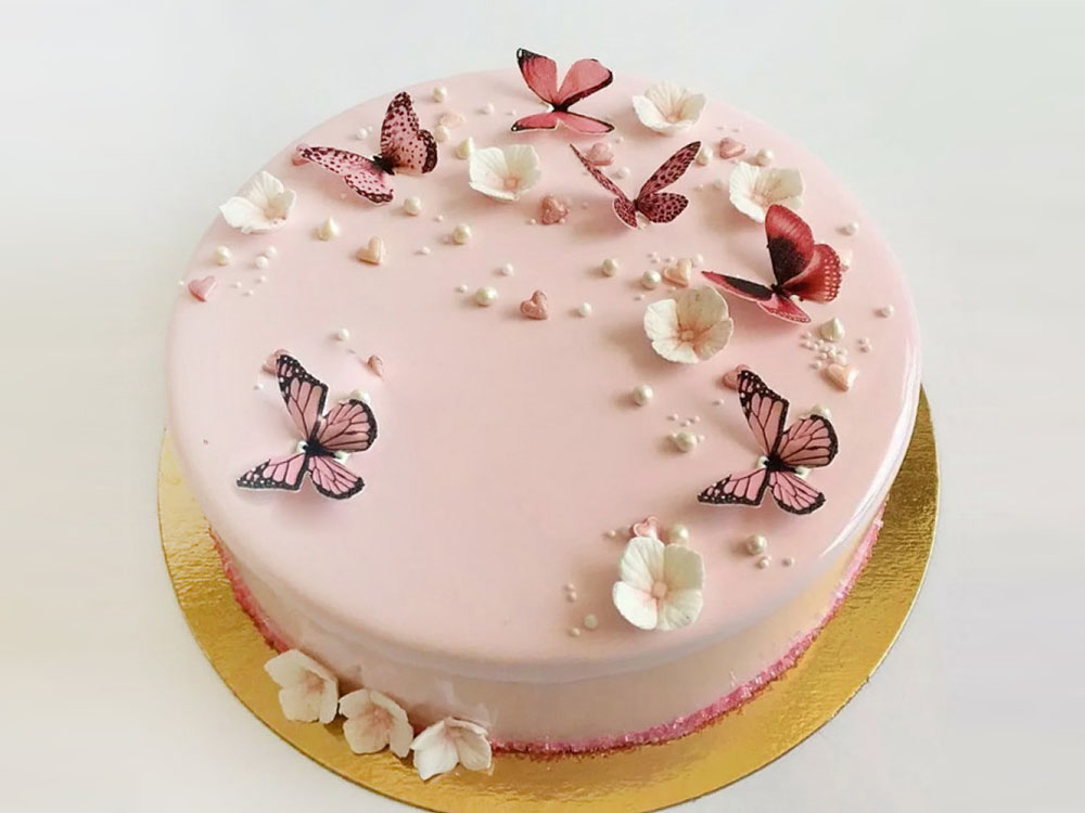 Торт с вафельными украшениями Бабочки_2